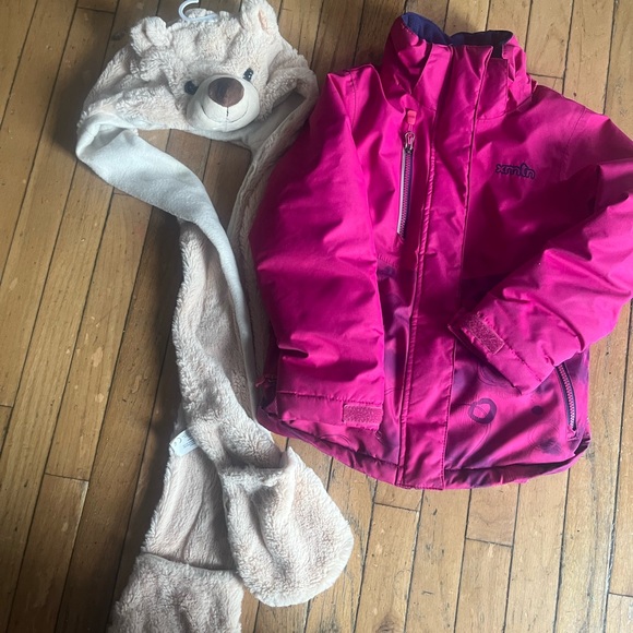 Girls winter jacket size 7 and a bear hooded hat - Picture 1 of 1